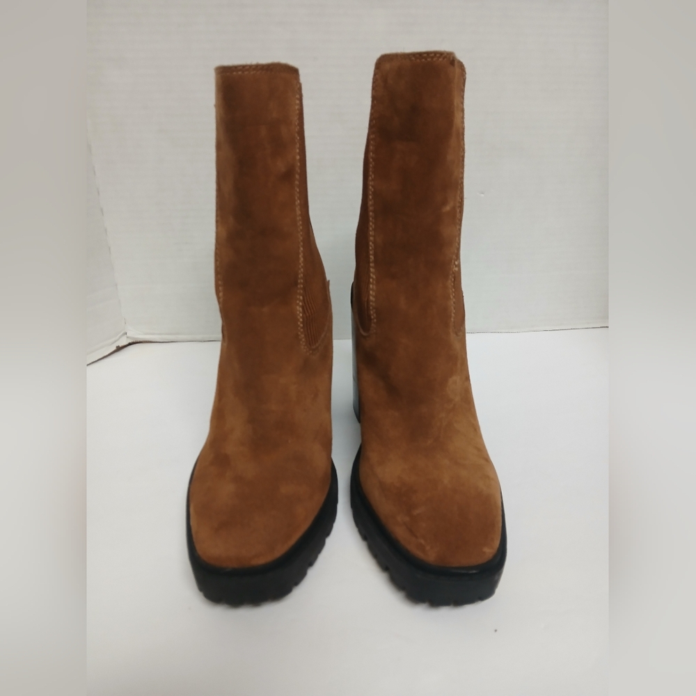 Chelsea & Violet Suede Tan Brown Ankle Boots Size 8.5M Women's